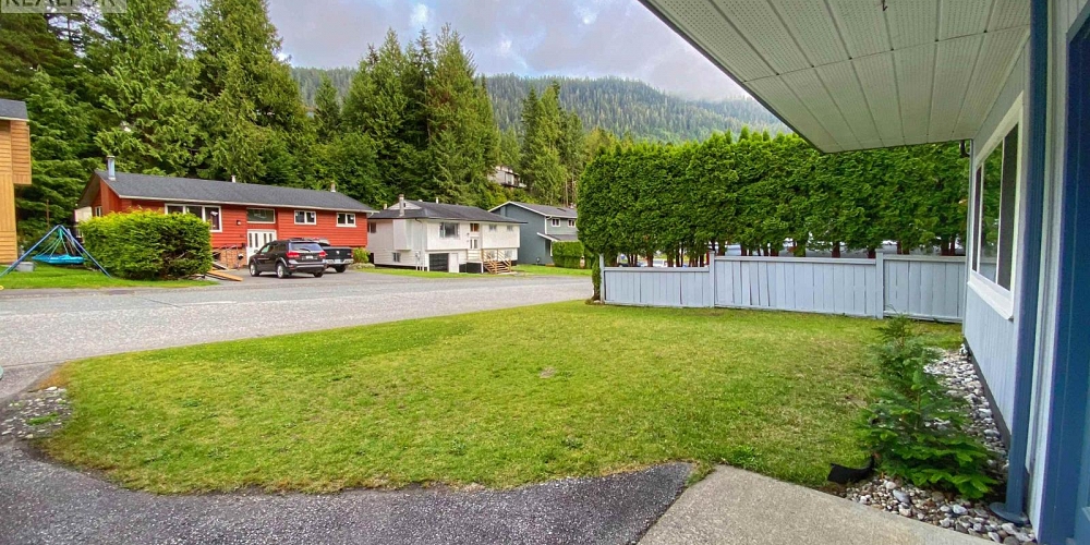 1824 KOOTENAY AVENUE Prince Rupert Photo 4 1824 KOOTENAY AVENUE Prince Rupert Photo 4